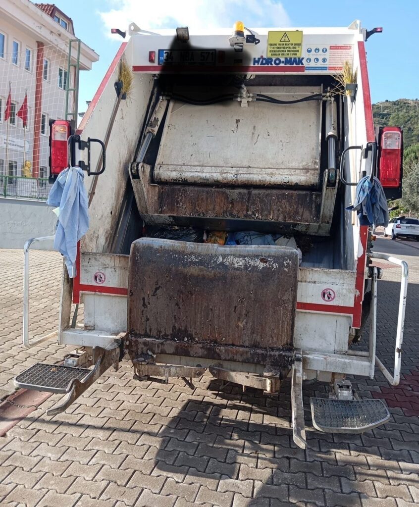 Ölümlü kazaya neden olan çöp kamyonu şoförü tutuklandı