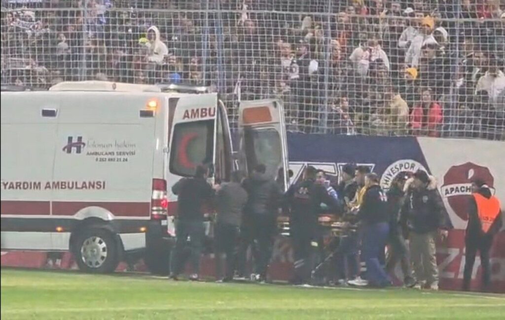 Türkiye Kupası maçı öncesi bir taraftar tribünden düştü