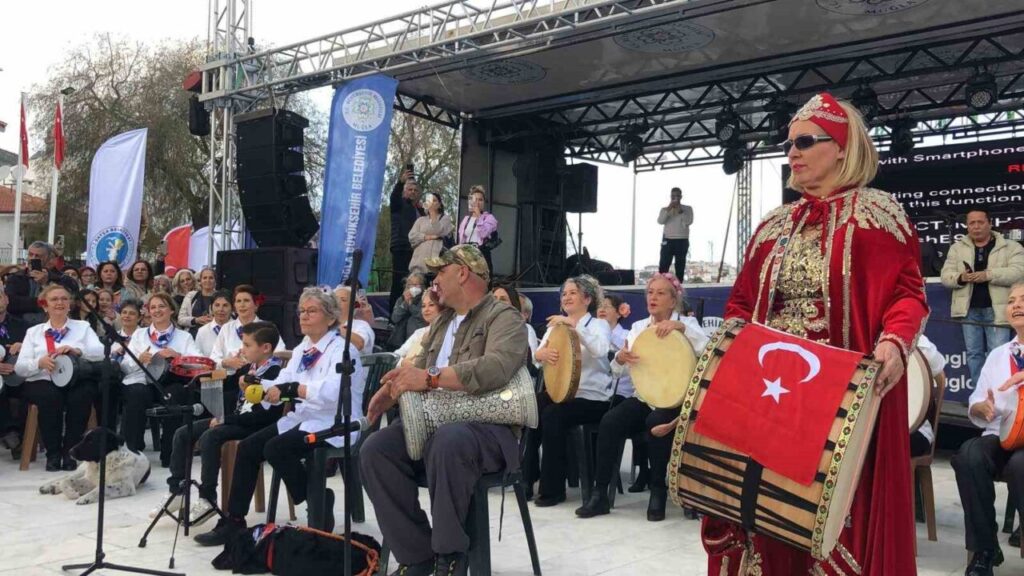 Datça’da 7. Badem Çiçeği Festivali coşkuyla başladı