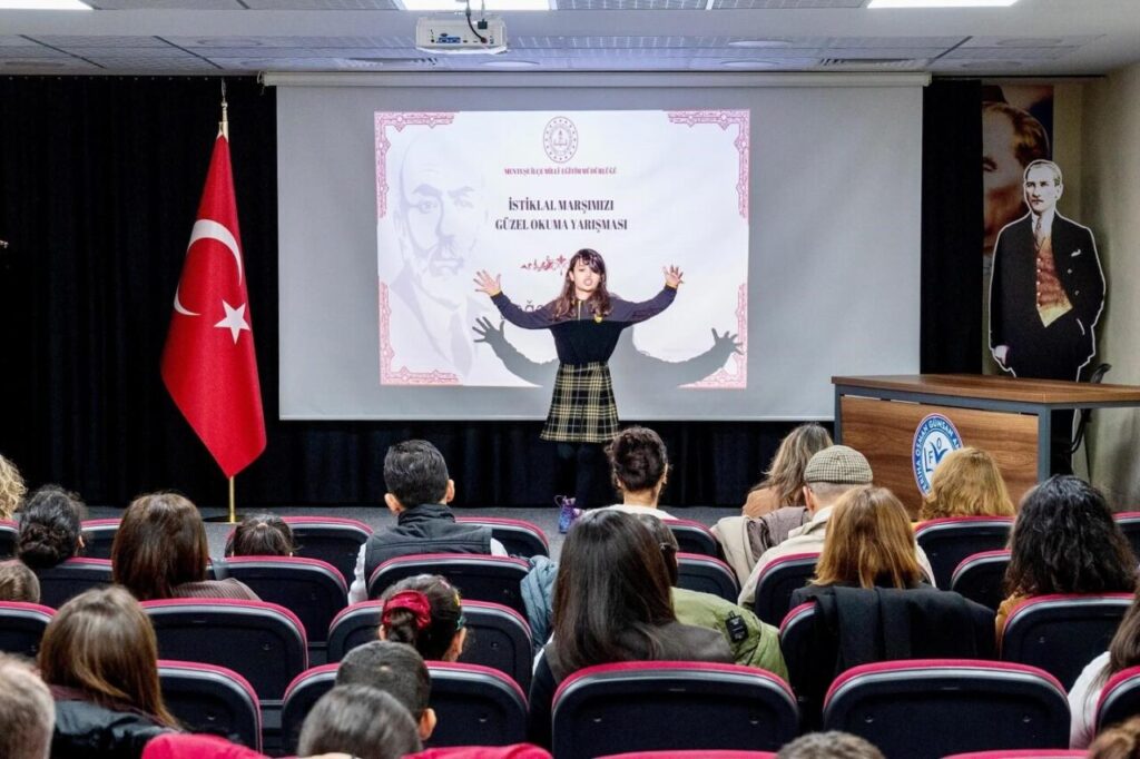 İstiklal Marşı Yarışmasının Ödülleri Verildi
