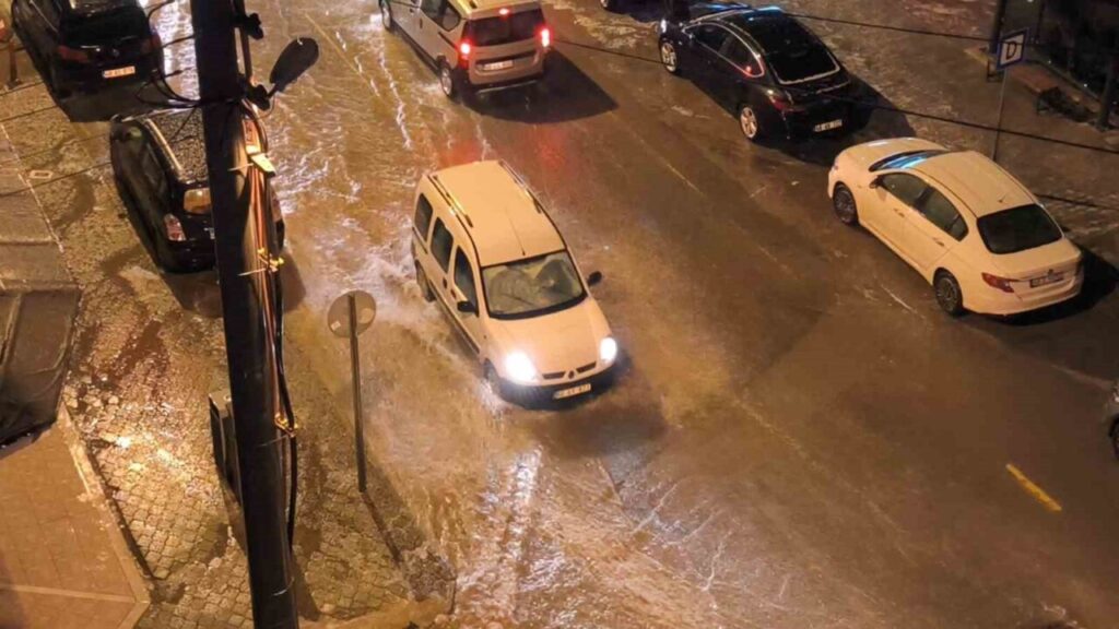 Sağanak etkili oldu