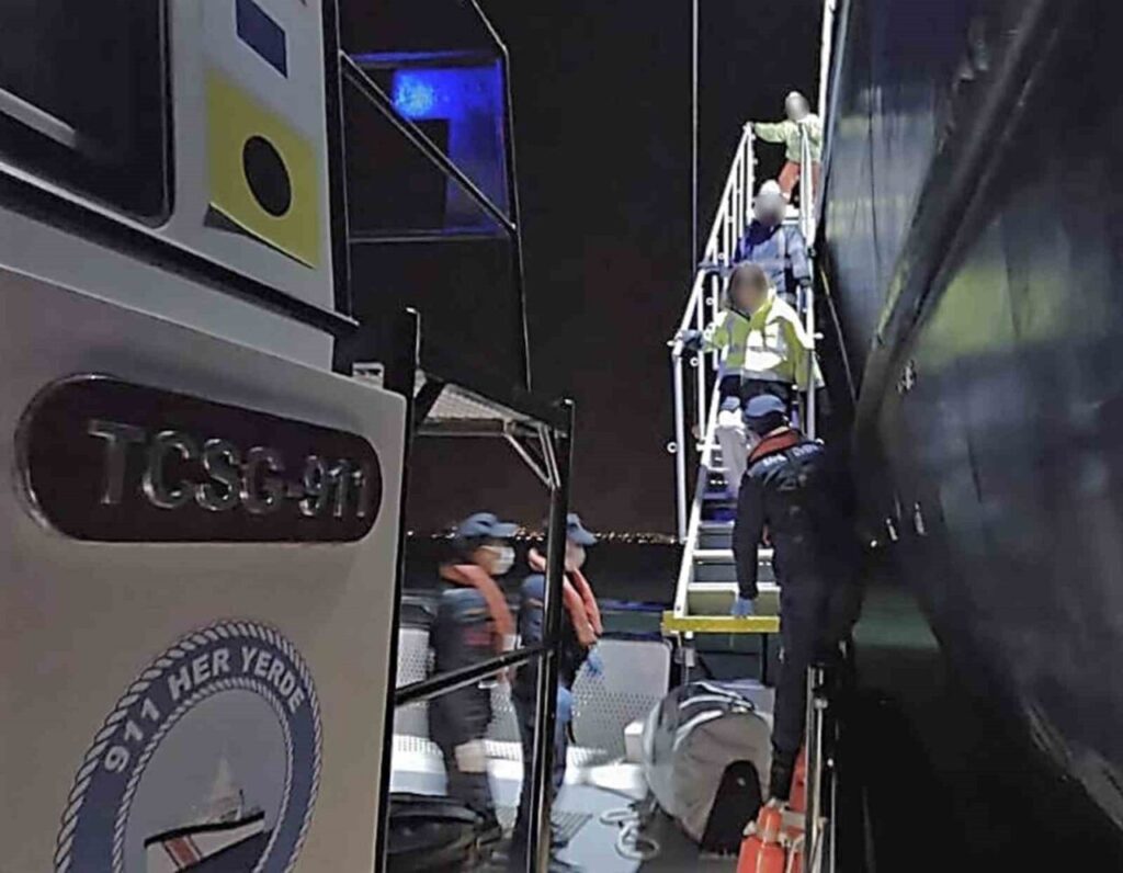 Ticari Gemide Yaralanan Kişi Tahliye Edildi