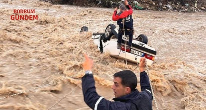 Milas’ta Sel Faciası: Araç Dereye Düştü, 1 Kişi Hayatını Kaybetti