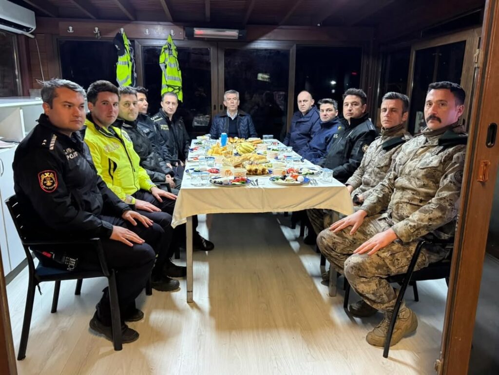 Kaymakam Sırmalı Sahurda Güvenlik Güçleriyle Buluştu