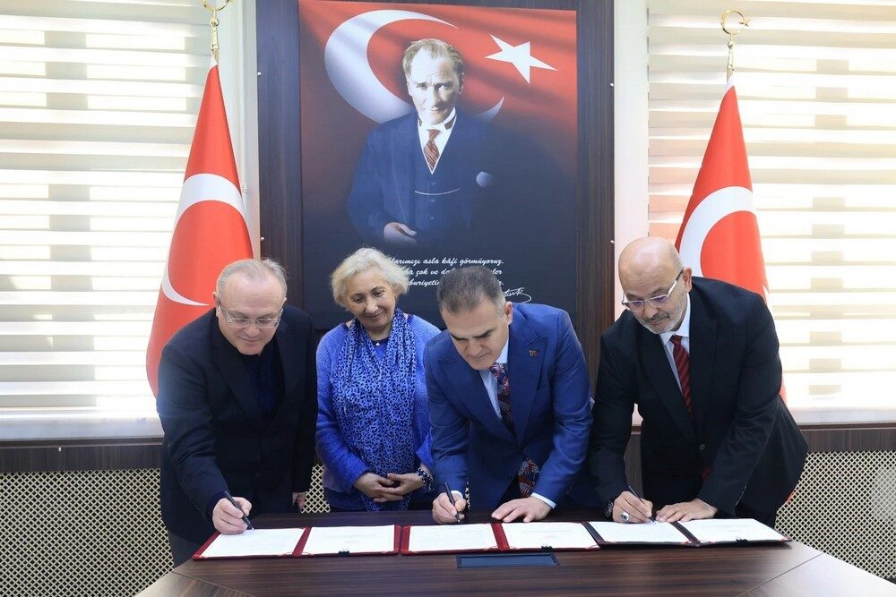 Çocuk Evleri Sitesi için imzalar atıldı