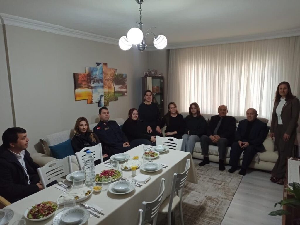 Kaymakam İlhan, vatandaşlarla iftar sofrasında buluştu
