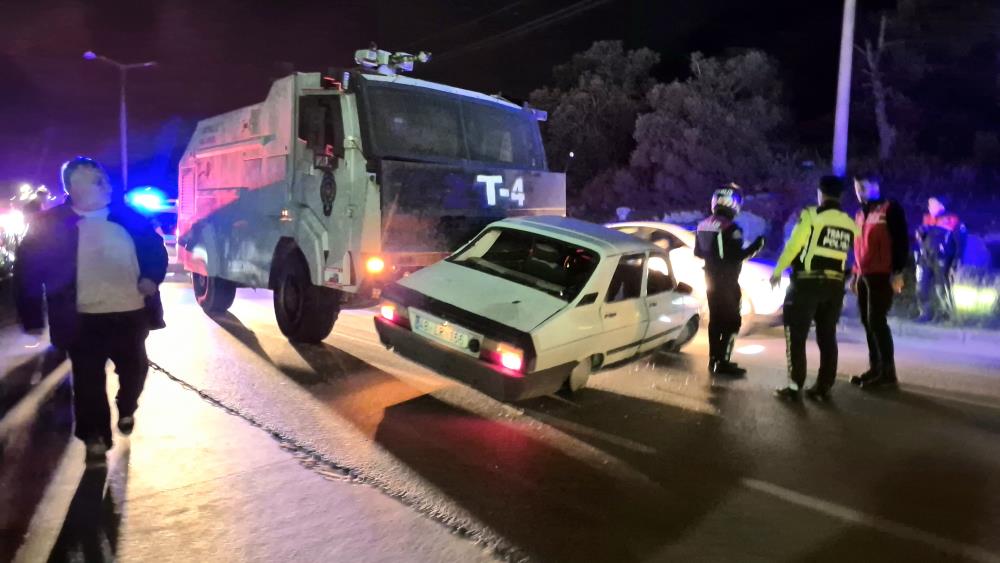 Bodrum’da TOMA, otomobile çarptı