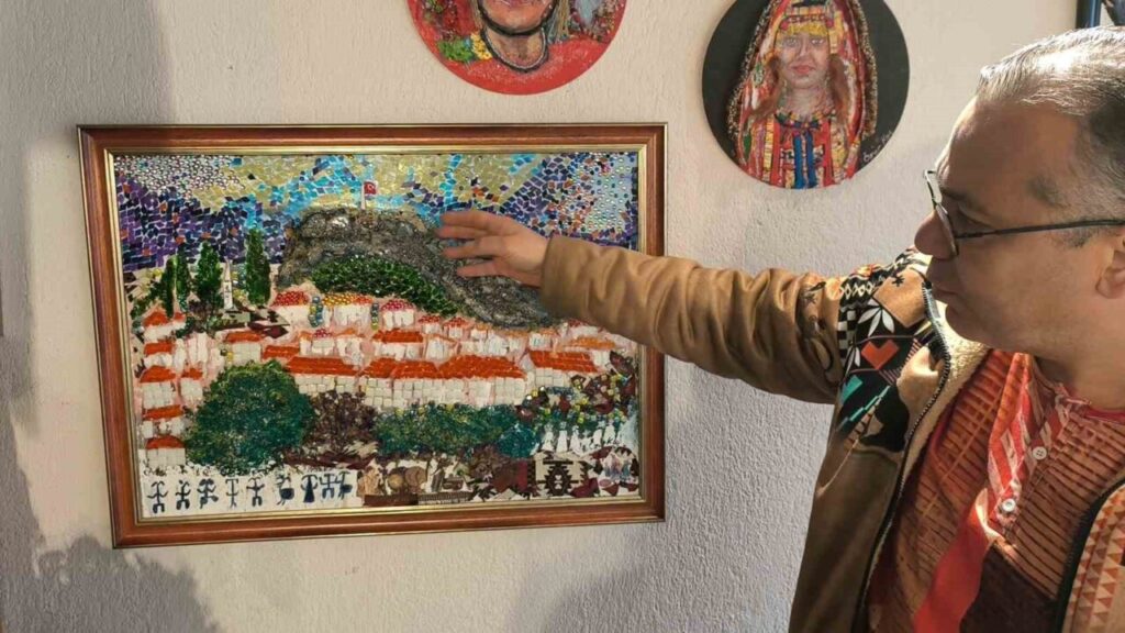 Çöpten sanat üretiyor