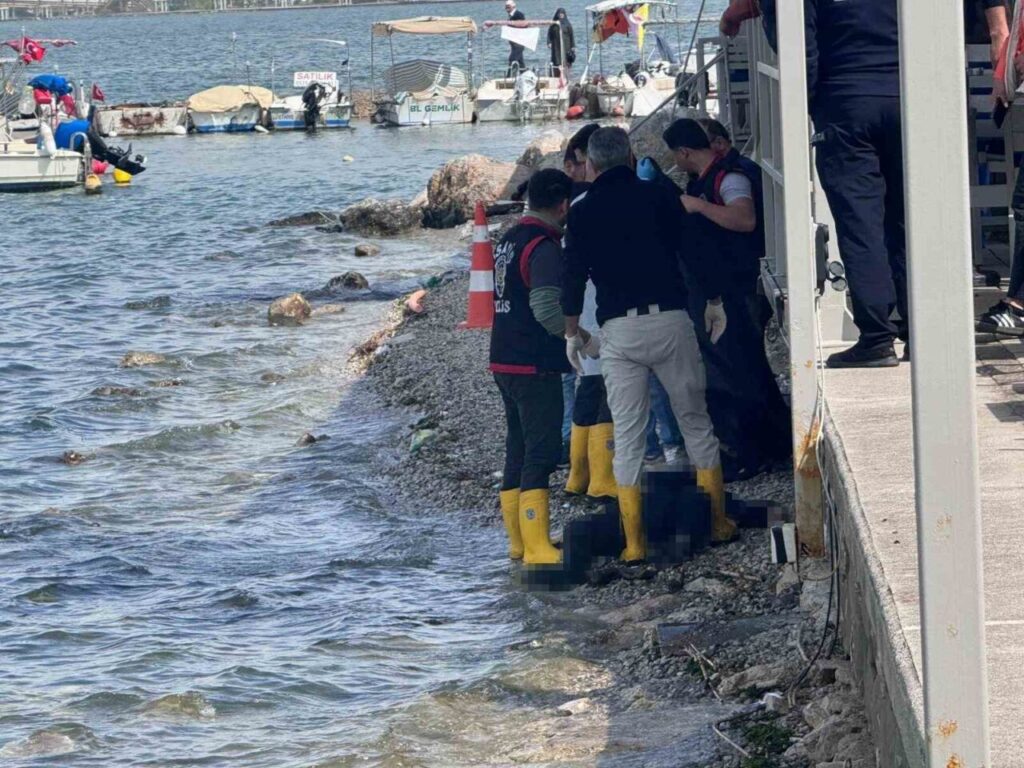 Sahil Bandında ERKEK Cesedi Bulundu