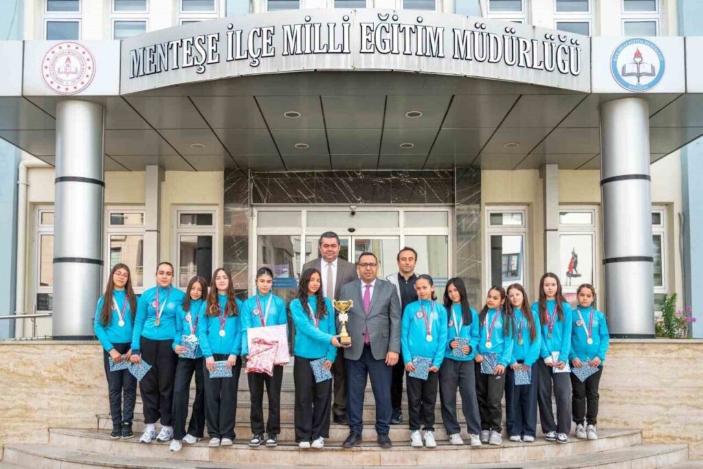 Genç Hokeyciler Türkiye Yarı Finallerinde