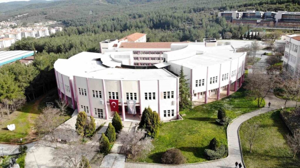 MSKÜ İİBF’de akreditasyon sevinci