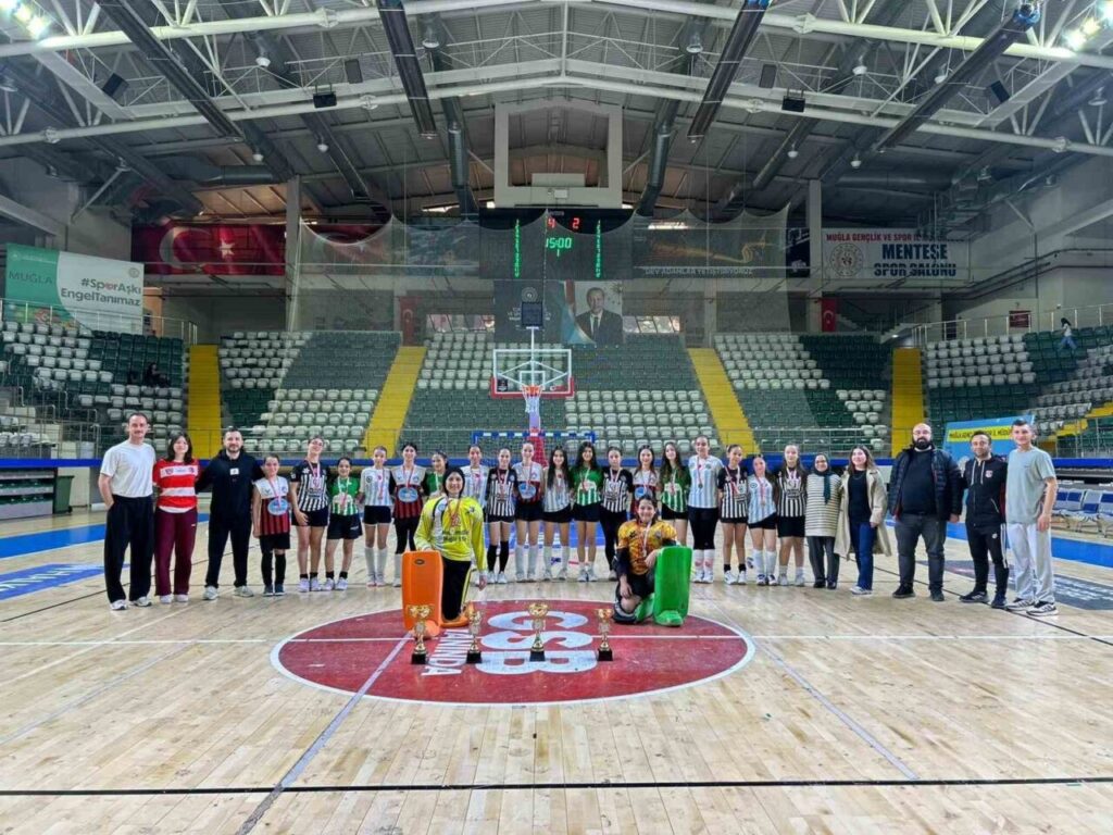 Bodrum Gündoğan U16 Kızlar Hokeyde Şampiyon