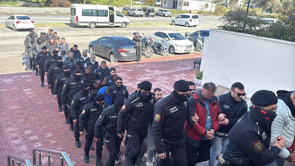 Göçmen faciasındaki 16 şüpheli adliyede