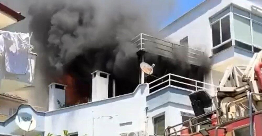 Balkonda mangal keyfi facia ile sonuçlandı