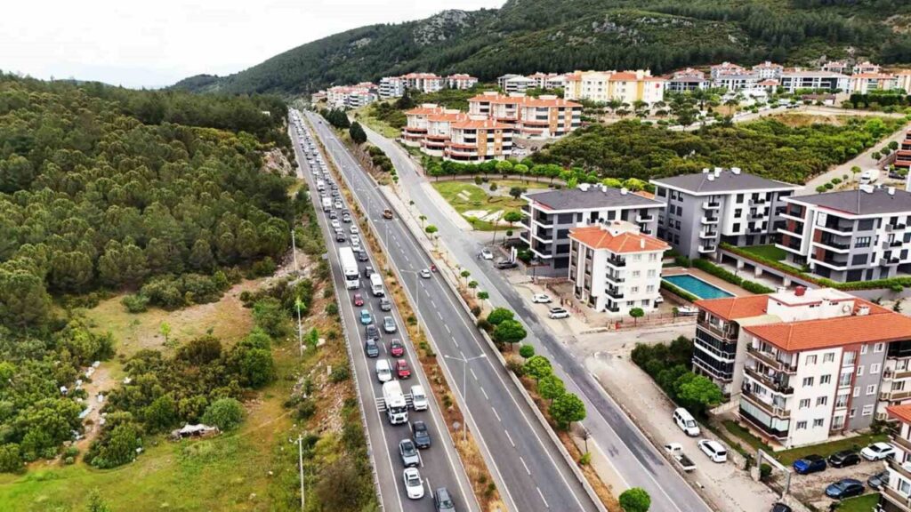 Bayram tatilinin adresi Muğla Oteller dolu, yollar kilit