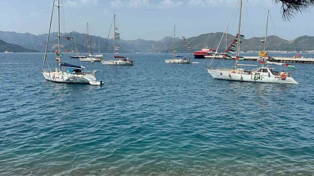 İsrail zulmüne uğrayan “Global Sumud Filosu”ndan bir grup Marmaris’e geldi