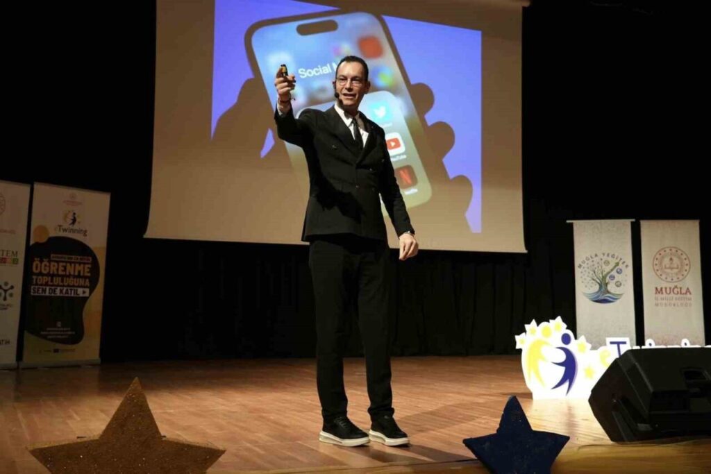 Muğla’da “Eğitimde Yapay Zeka” konferansı