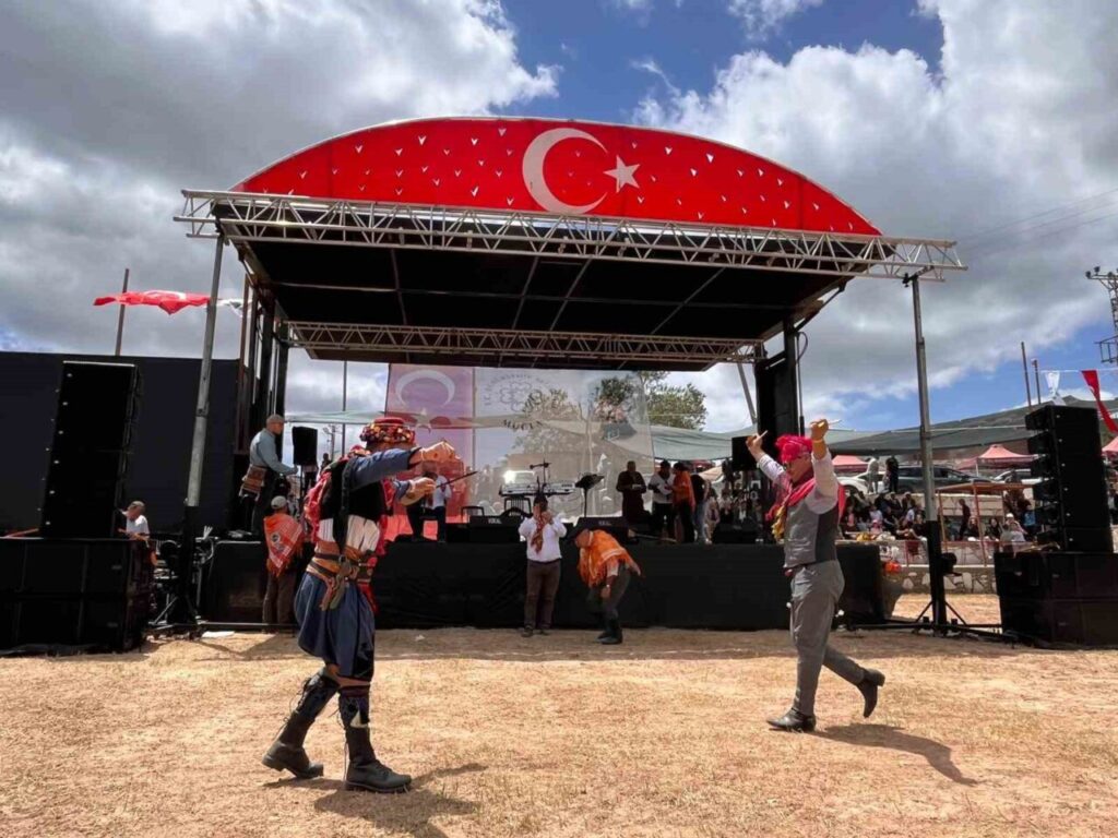 Yörükler Yörük Toyunda Buluştu