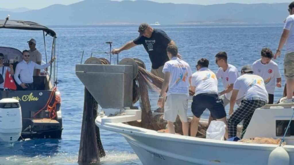 Bodrum’da 2 bin metrekare hayalet ağ temizlendi