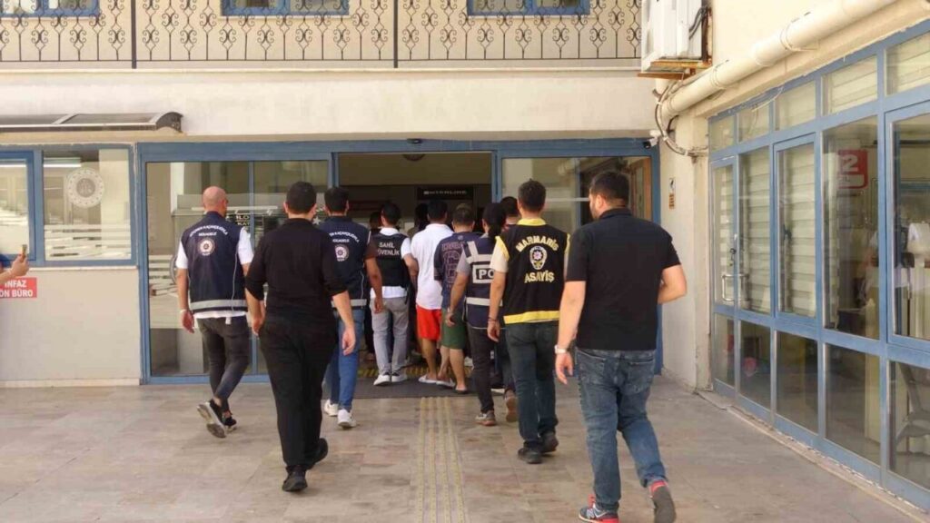 Marmaris’te göçmen kaçakçılığı operasyonu: 7 şüpheli adliyeye sevk edildi