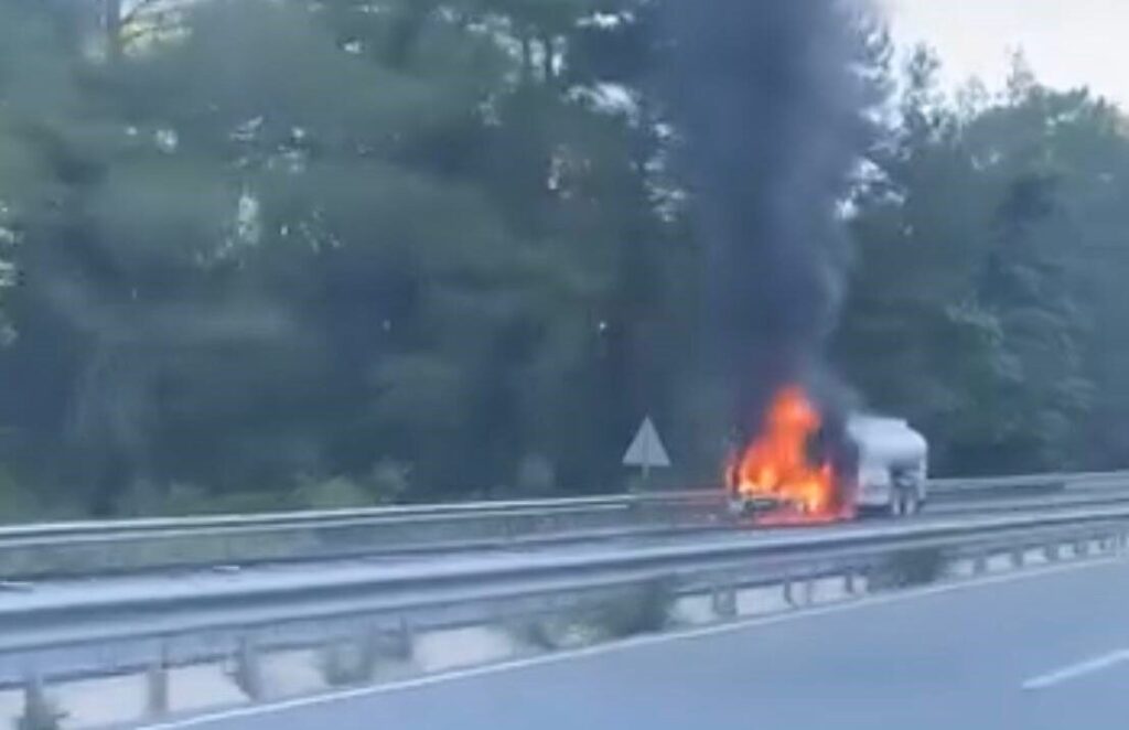 Mazot tankeri alev aldı, facia son anda önlendi