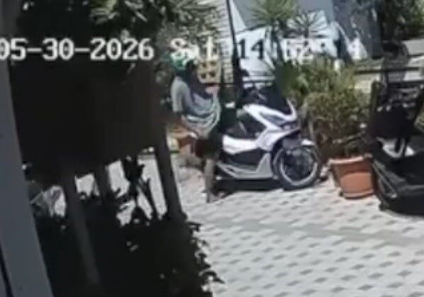 Motosiklet hırsızlığı kameraya yansıdı